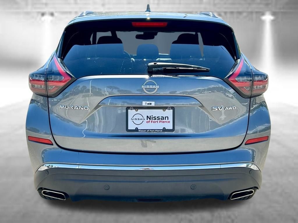 Used 2023 Gray Nissan SV image 8