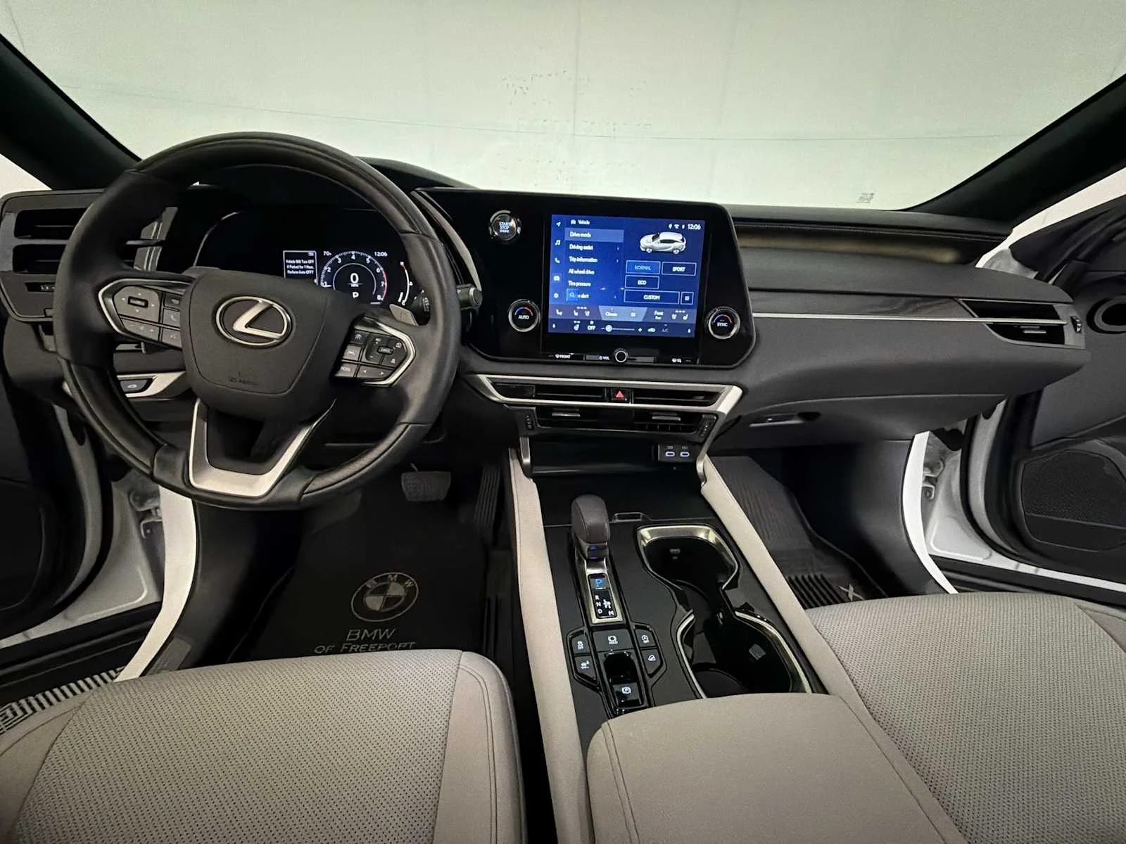 Used 2023 Eminent White Pearl Lexus Premium image 12