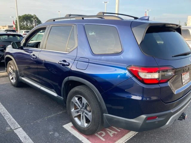Used 2023 Blue Honda EX-L image 2