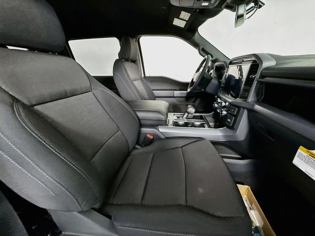 New 2026 Oxford White Ford XLT image 28