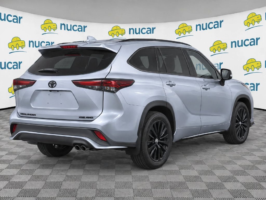 Used 2024 Silver Toyota  image 4