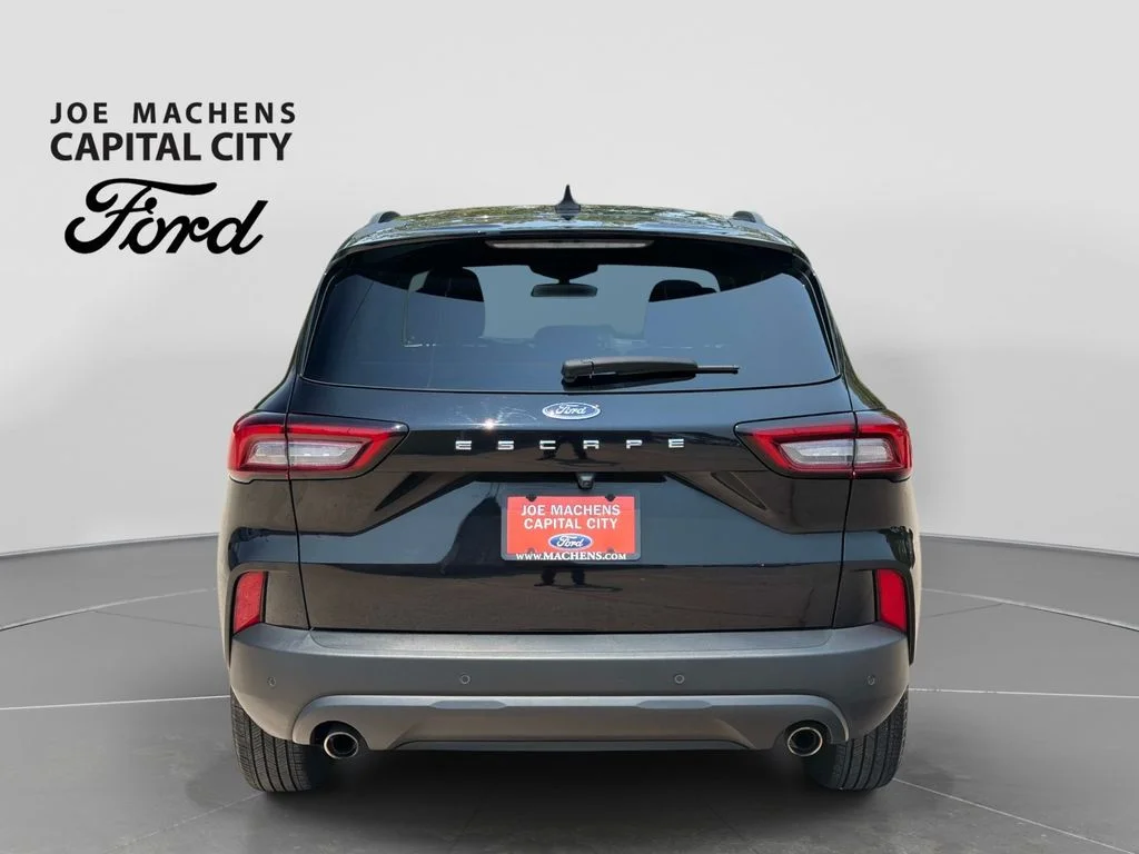 Used 2025 Agate Black Metallic Ford ST-Line image 6