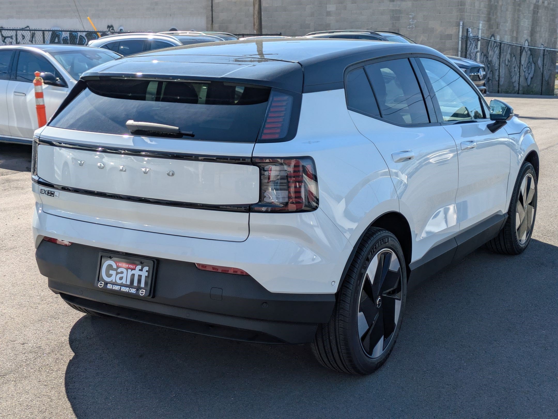 New 2026 Crystal White Volvo Ultra image 3
