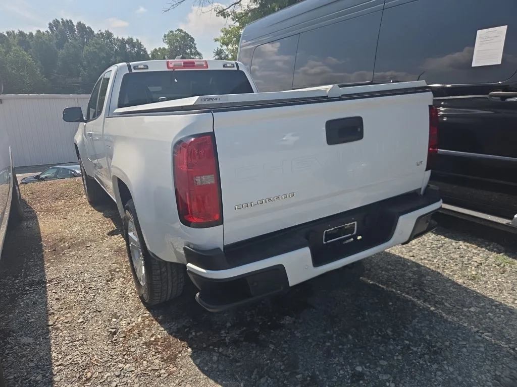 Used 2022 White Chevrolet LT image 4
