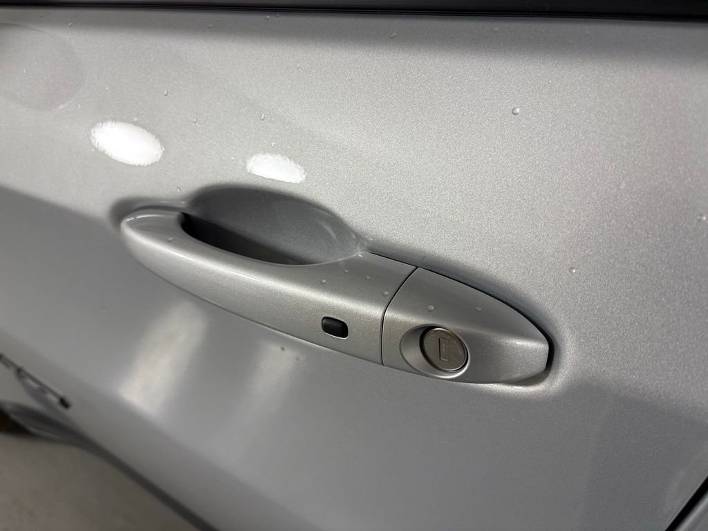 New 2026 Silver Zynith Metallic Clearcoat Jeep Latitude image 12