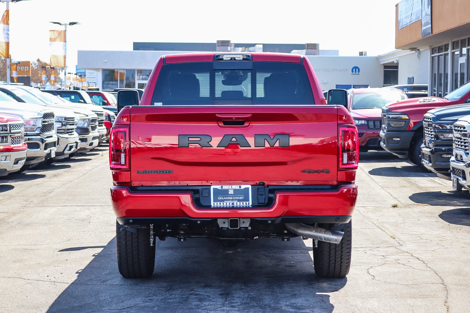 New 2026 Molten Red Pearl-Coat Exterior Paint RAM Laramie image 5