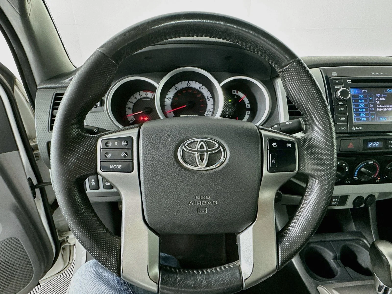 Used 2012 Super White Toyota Base image 11