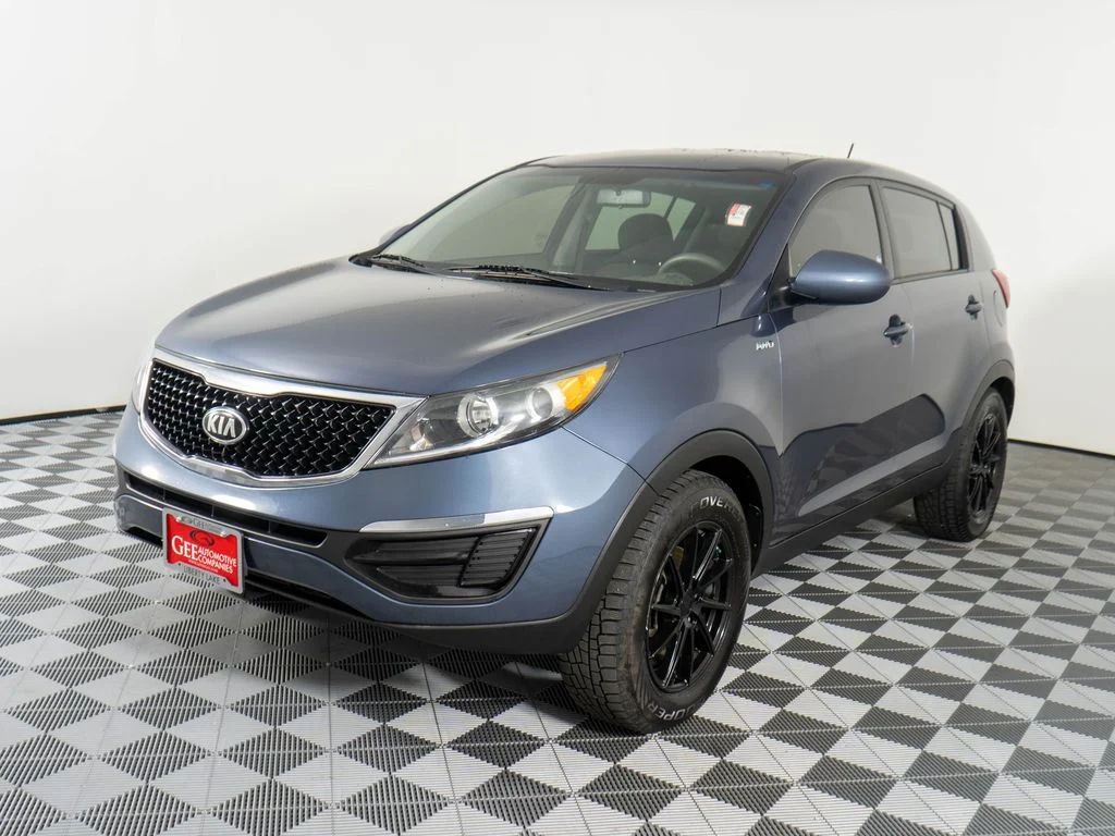 Used 2015 Blue Kia LX image 3