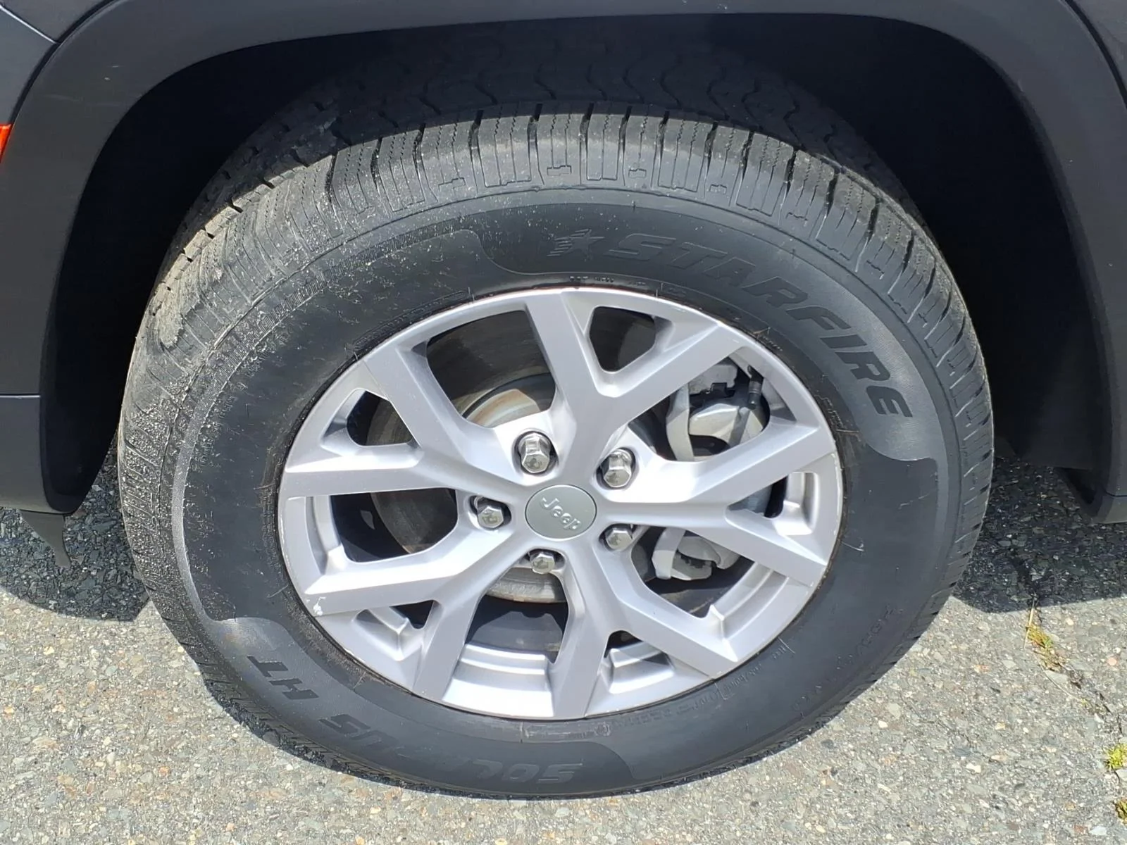 Used 2022 Gray Metallic Jeep Limited image 10
