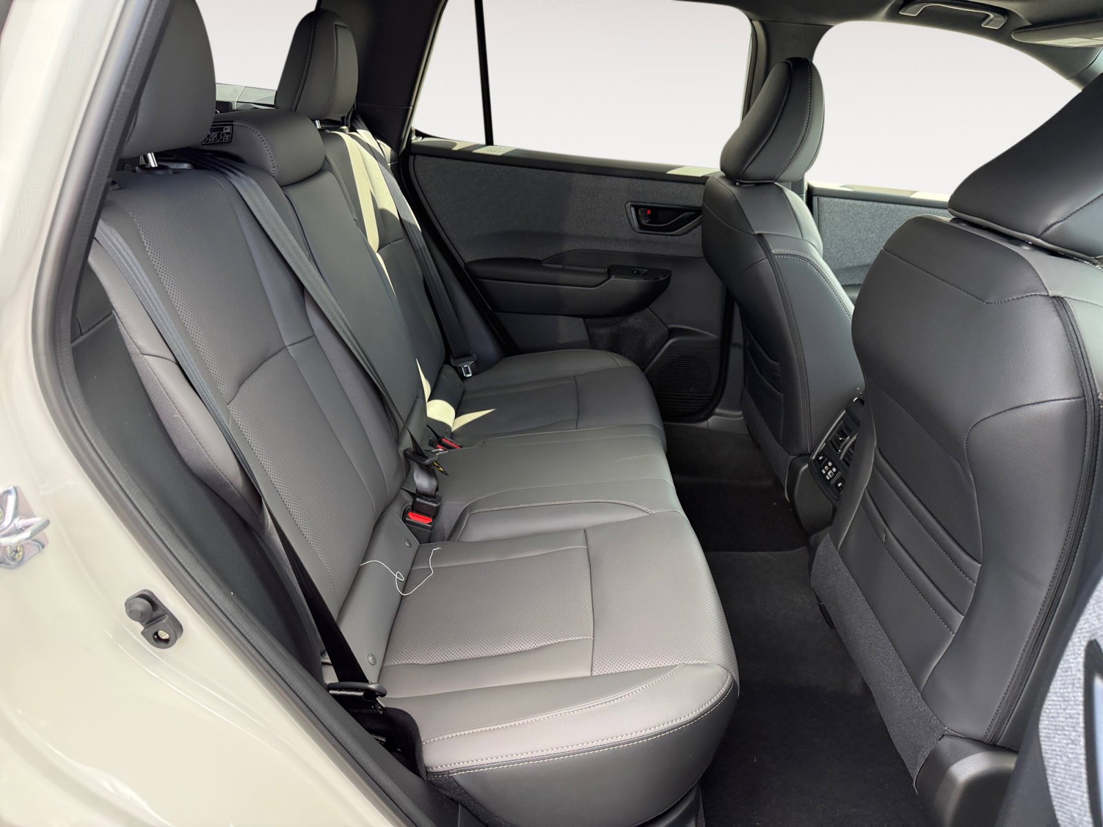 New 2026 CRYSTAL WHITE PEARL Subaru Limited image 18