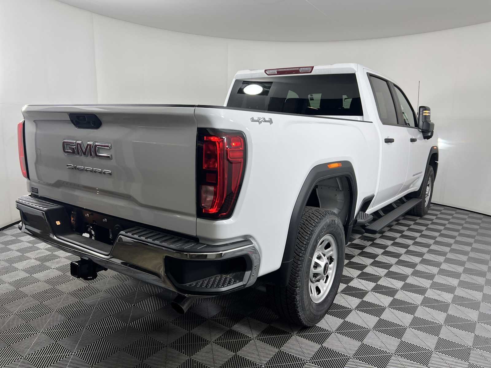 2026 GMC Sierra 2500HD Pro - Photo 6
