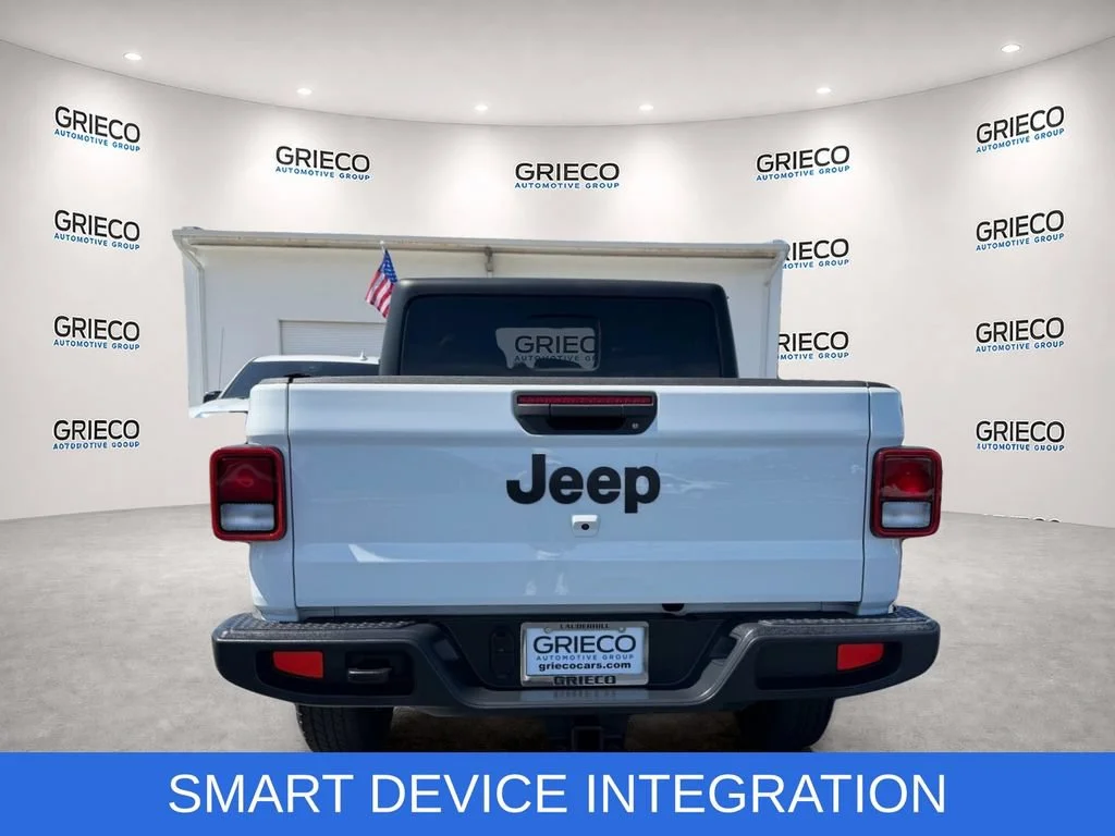 Used 2022 White Jeep Altitude 4x4 image 6