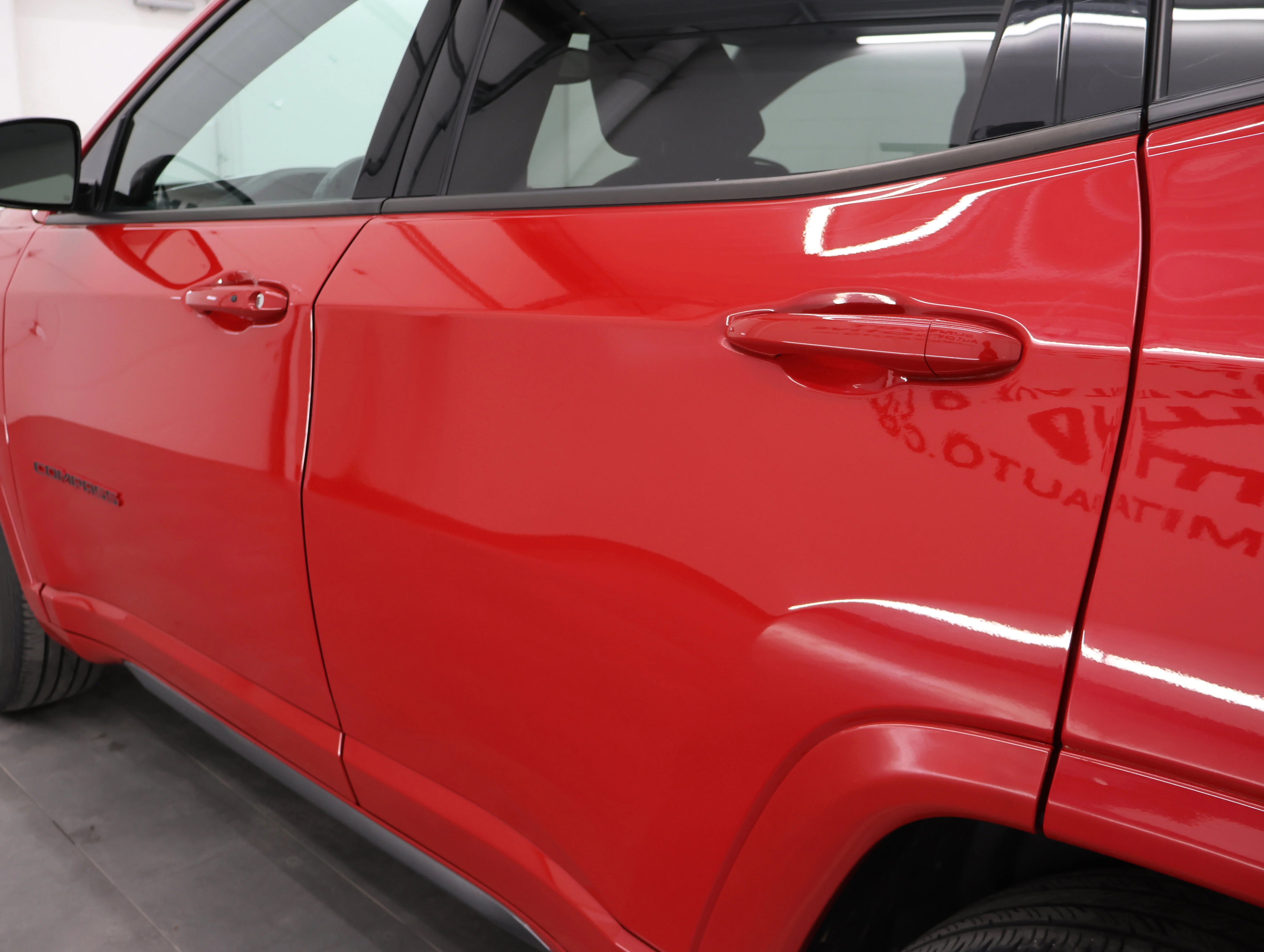 Used 2022 Redline Pearlcoat Jeep Limited image 32