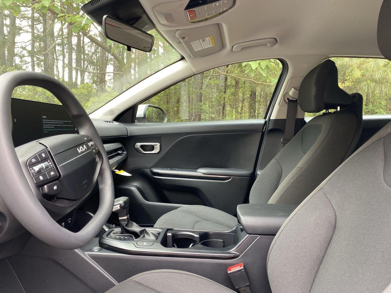 New 2026 Snow White Pearl Kia LXS image 15