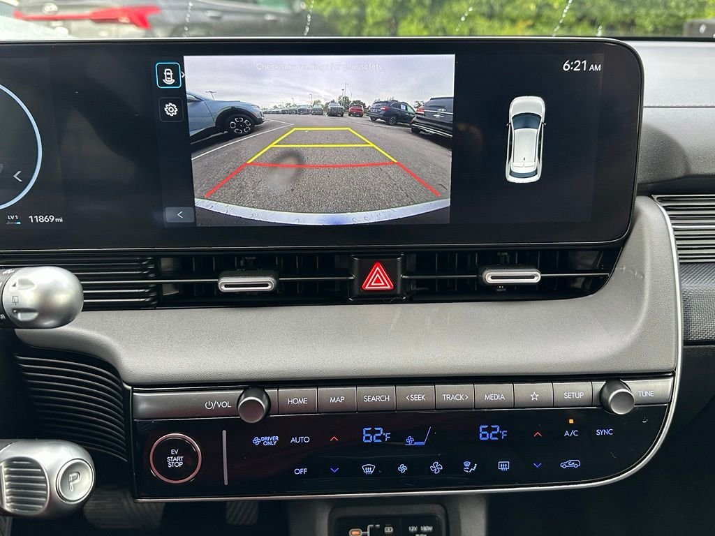 2025 Hyundai IONIQ 5 SE - Photo 17