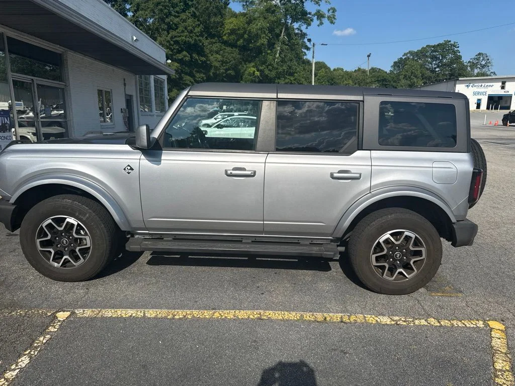 Used 2023 Silver Ford Outer Banks image 3