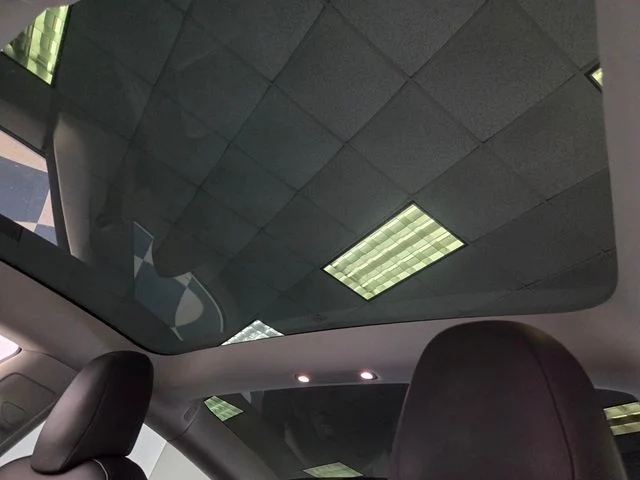 Used 2018  Tesla Long Range image 17