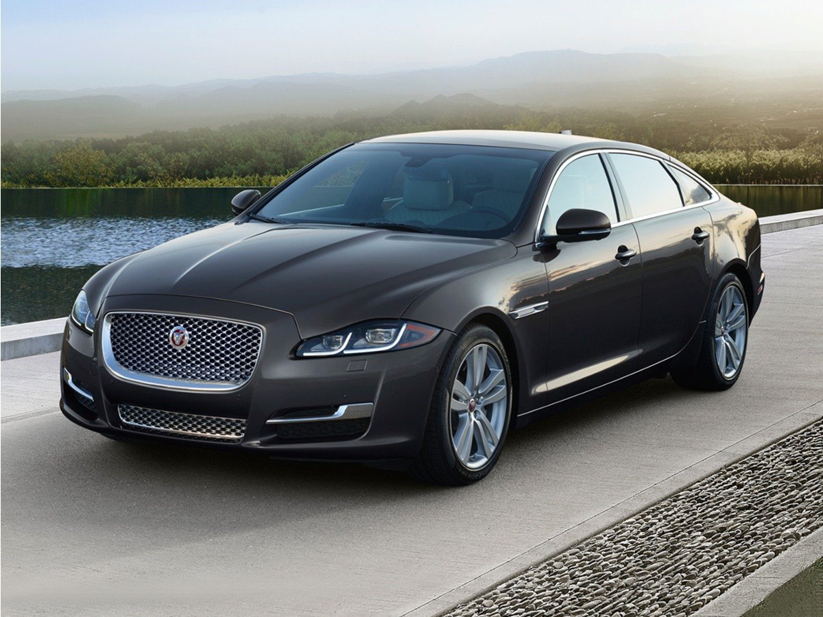 Used 2017 White Jaguar XJL Portfolio image 1