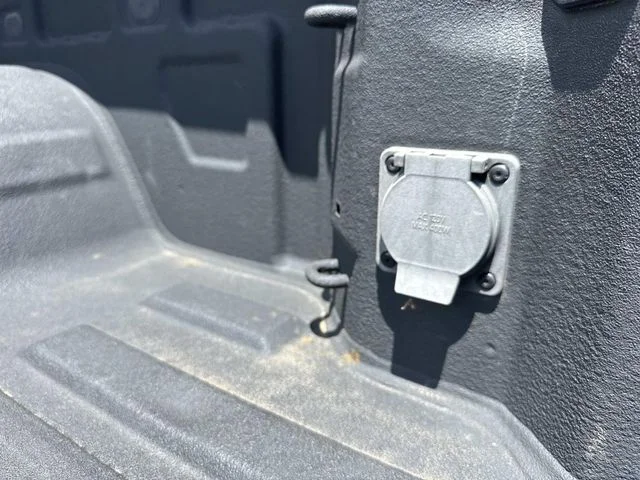 Used 2024 White GMC AT4 image 51