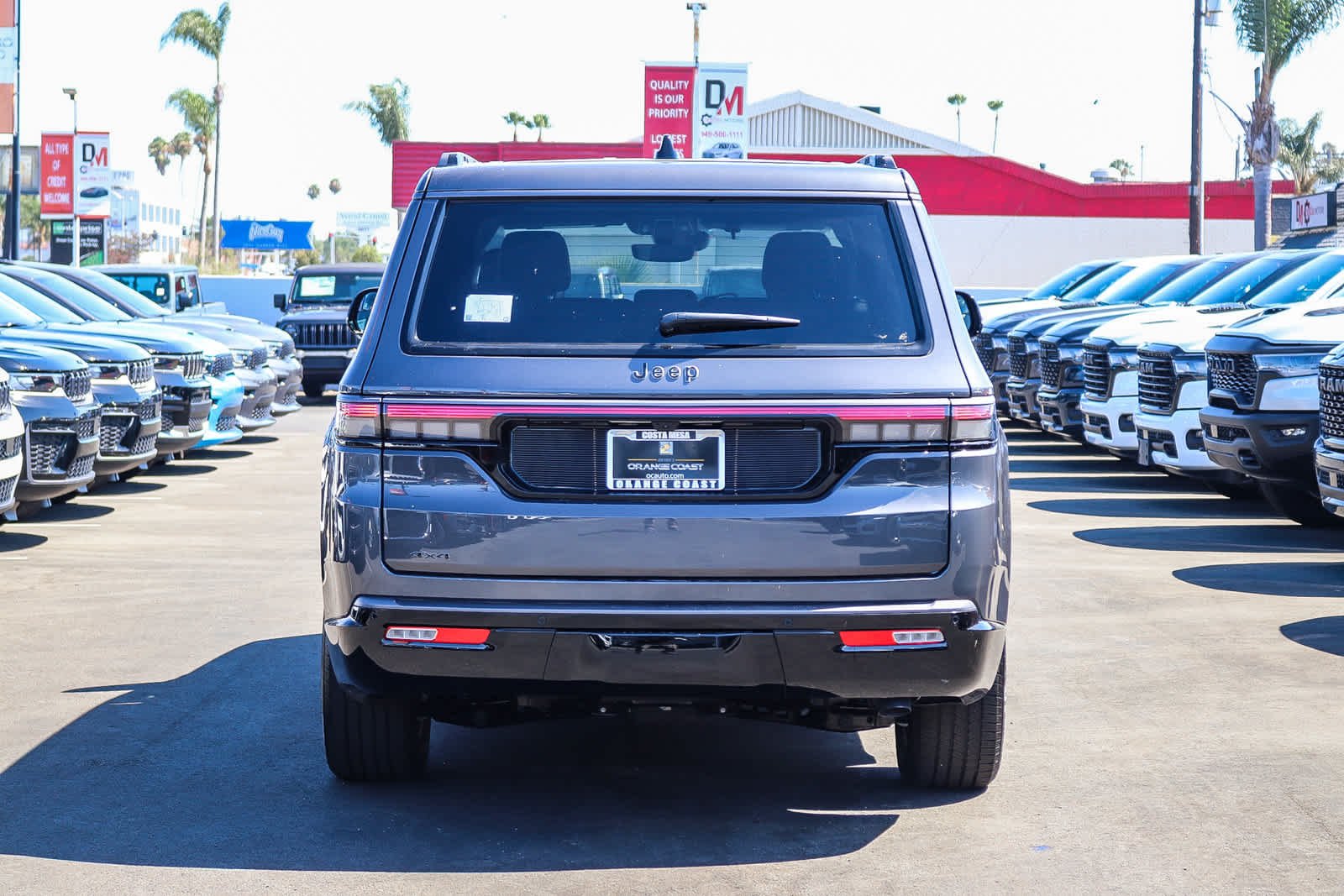 New 2026 Baltic-Gray Metallic Clear-Coat Exterior Paint Jeep Limited Altitude image 5
