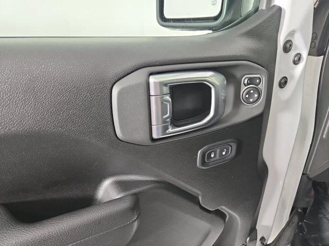 Used 2022 White Jeep Unlimited Willys image 15