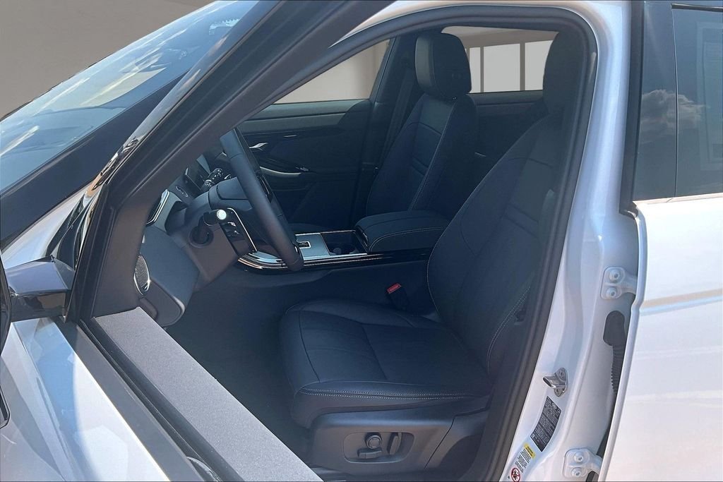 New 2026 Fuji White Land Rover Hoxton Edition image 9