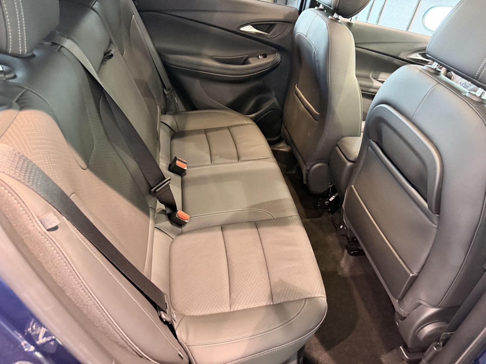 Used 2023 Sapphire Metallic Buick Essence image 27