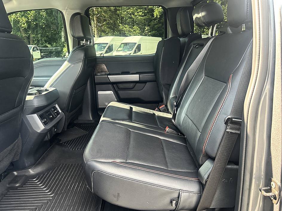 Used 2024 Gray Metallic Ford LARIAT image 12