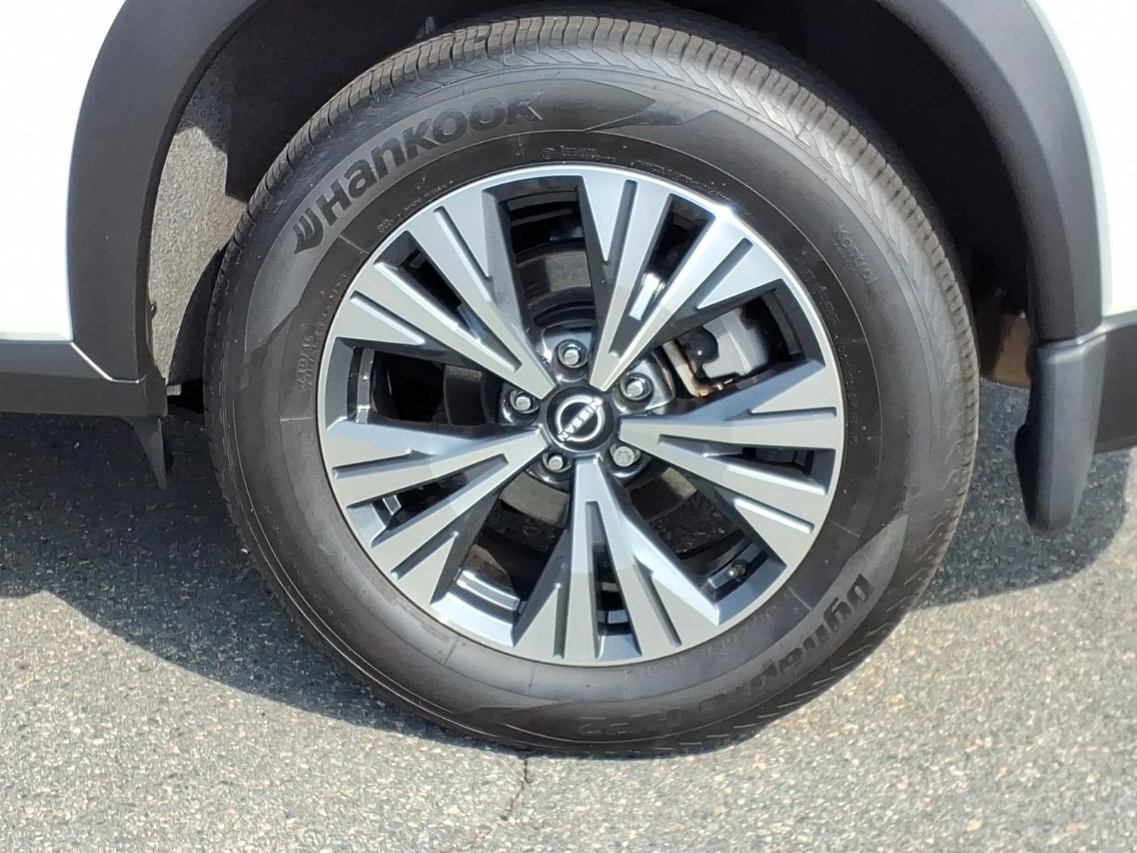 Certified Used 2023 Pearl White Tricoat Nissan SV image 9