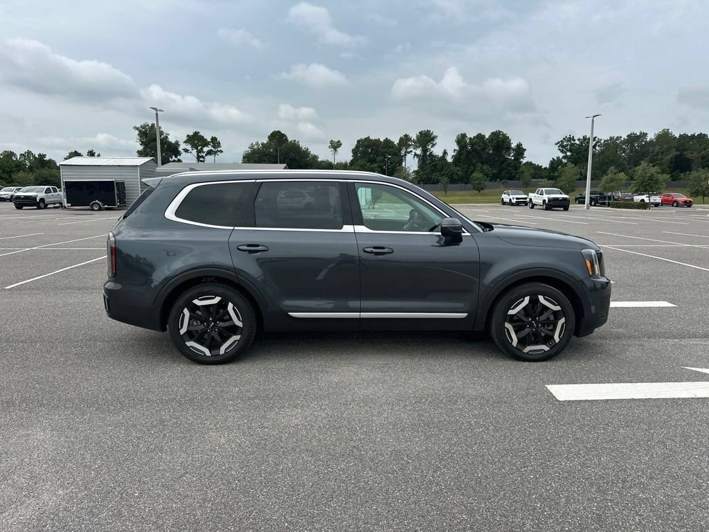 Certified Used 2024 Gray Kia EX image 3