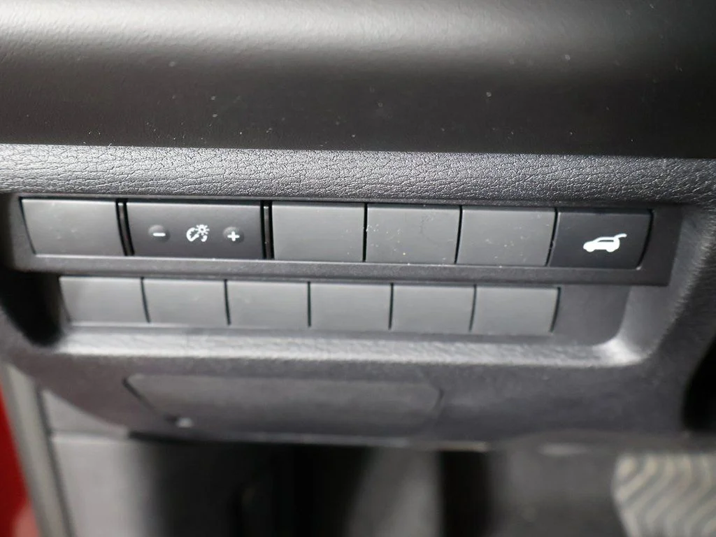 2025 Mitsubishi Outlander SE - Photo 40