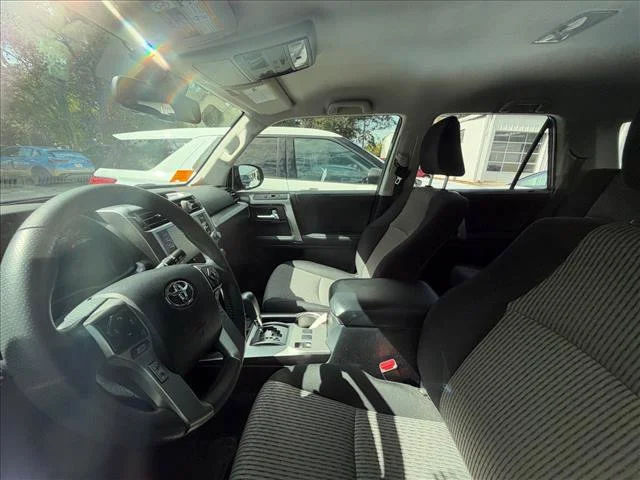 Used 2024  Toyota SR5 image 32