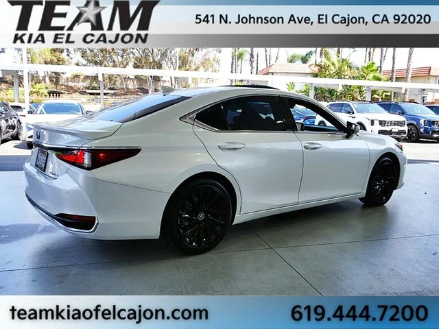 Used 2024 White Lexus 300h Ultra Luxury image 10