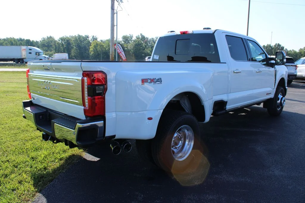 New 2026 Star White Metallic Tri-Coat Ford F-350® King Ranch® image 22