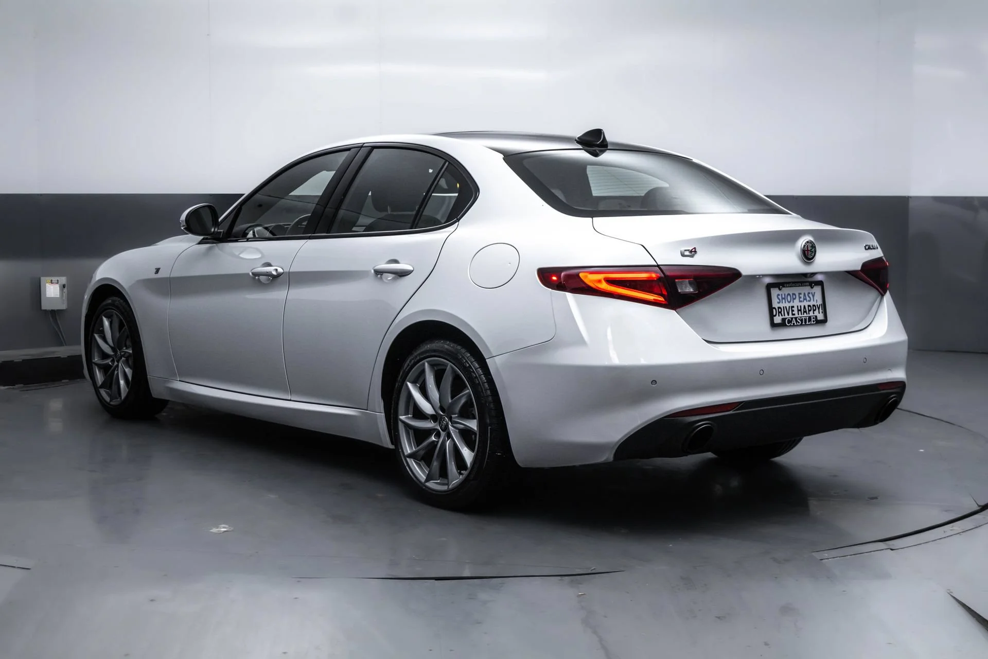 Used 2022 White Alfa Romeo Ti image 9