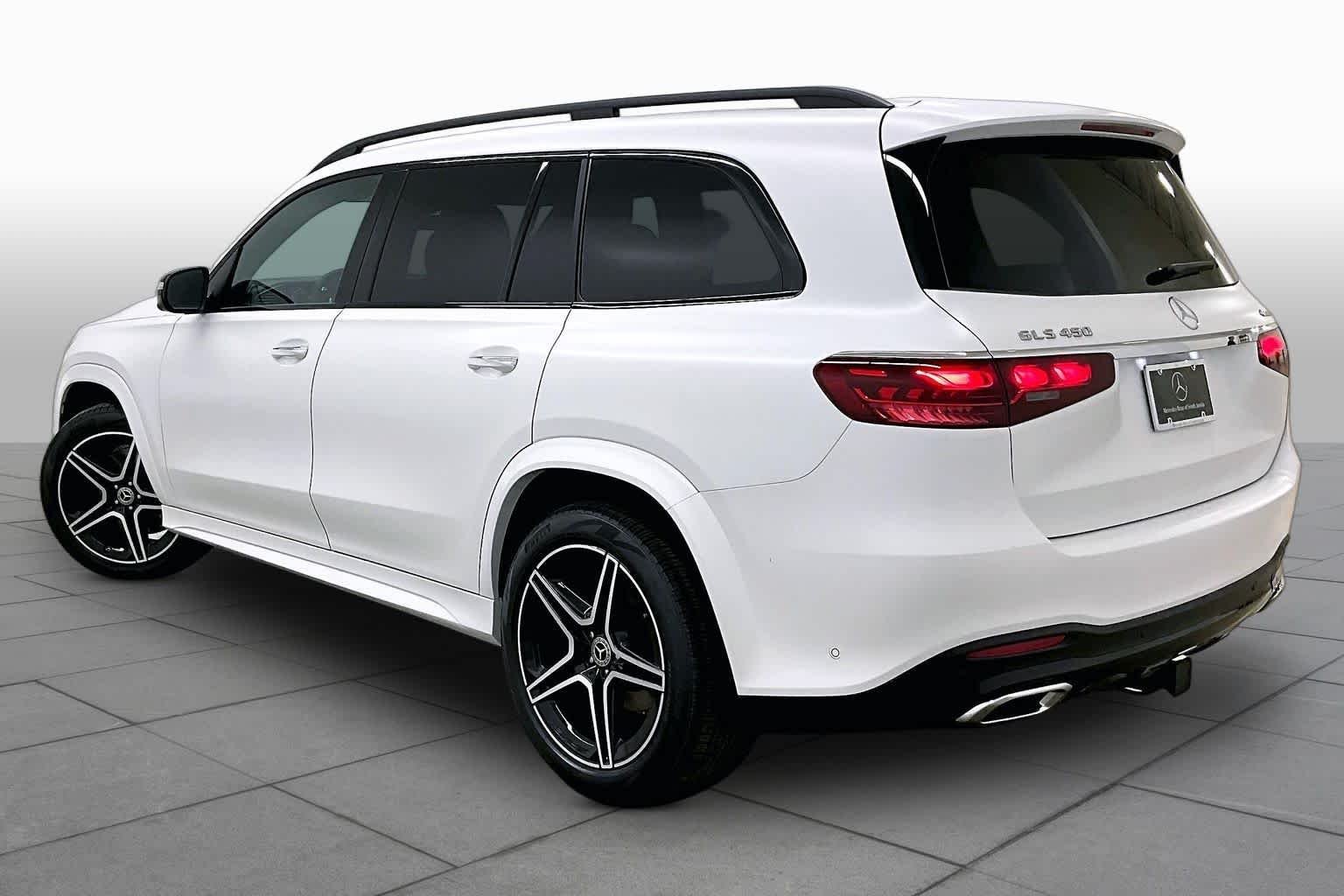 New 2026 MANUFAKTUR Moonlight White Magno Mercedes-Benz GLS 450 image 12