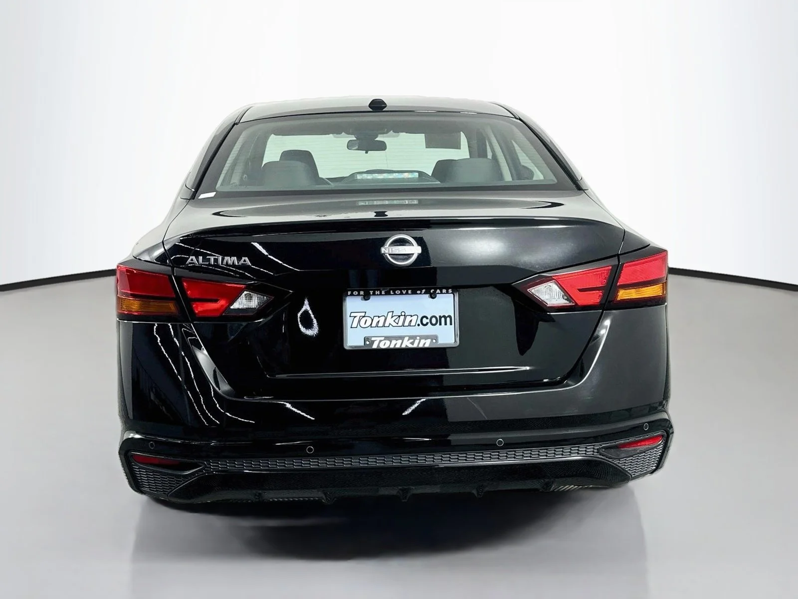 Used 2025 Super Black Clearcoat Nissan 2.5 SV image 6