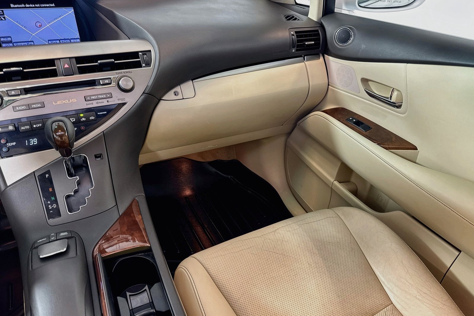 Used 2013 Starfire Pearl Lexus  image 21