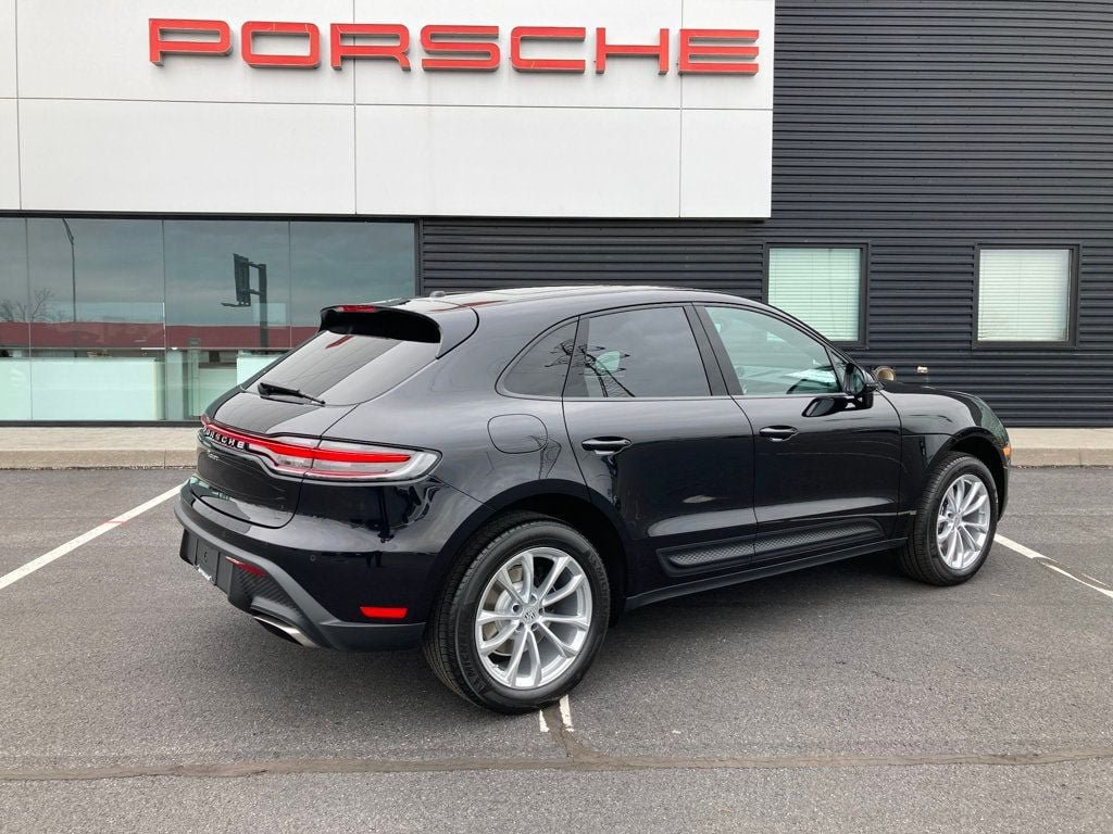 2025 Porsche Macan - Photo 7