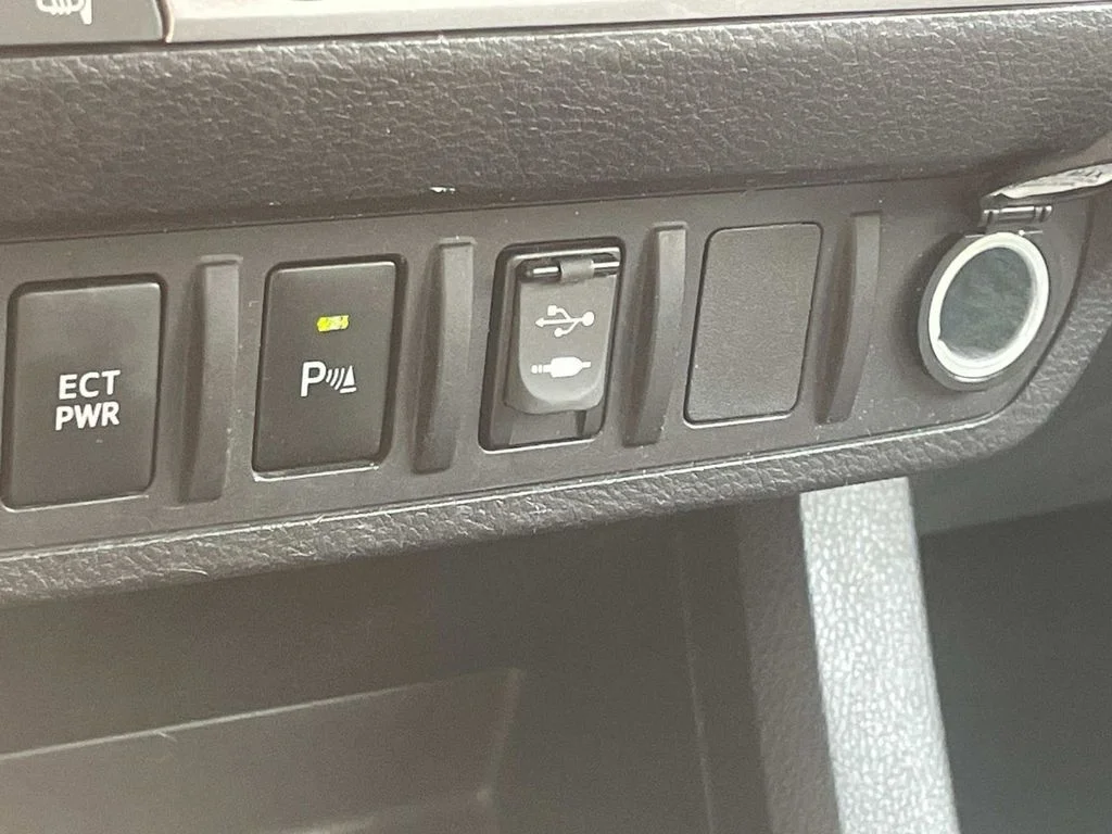 Used 2017 Beige Toyota SR5 image 16