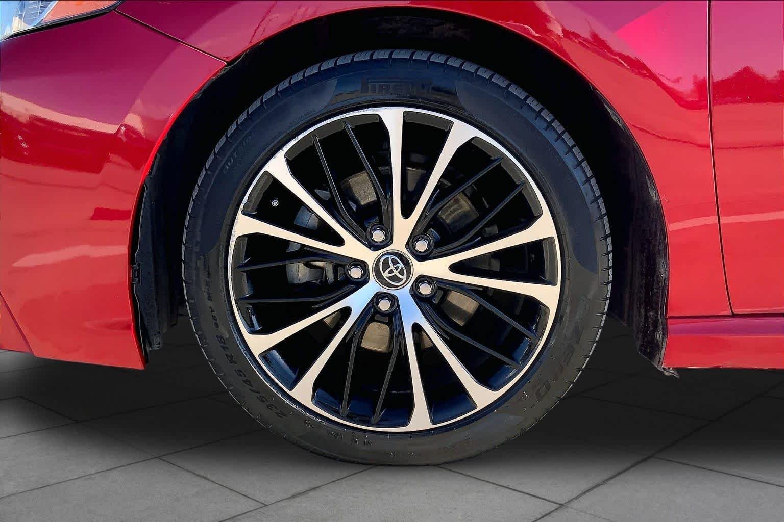 Used 2020 Supersonic Red Toyota SE image 11