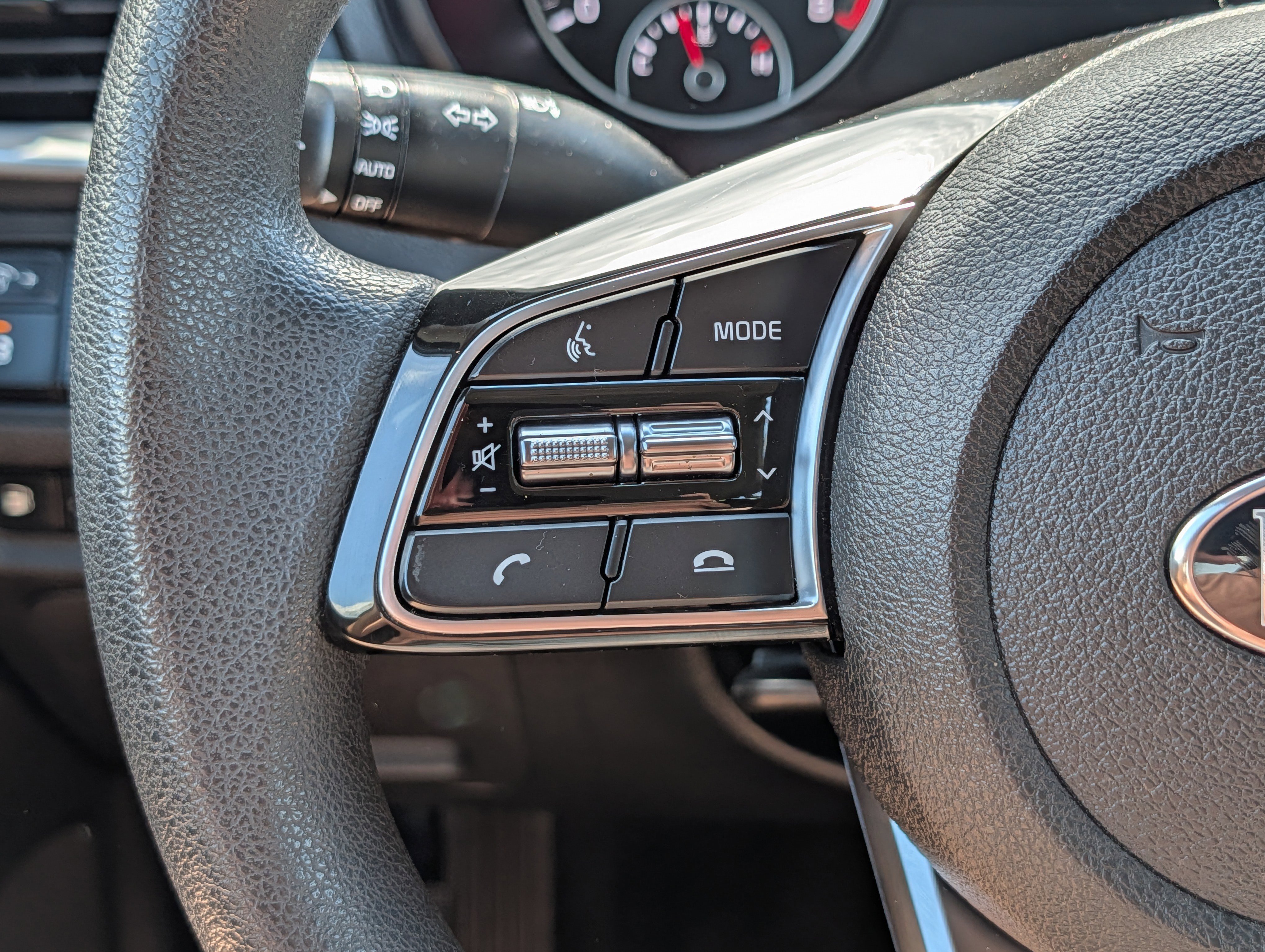 Certified Used 2019 Ebony Black Kia LX image 30