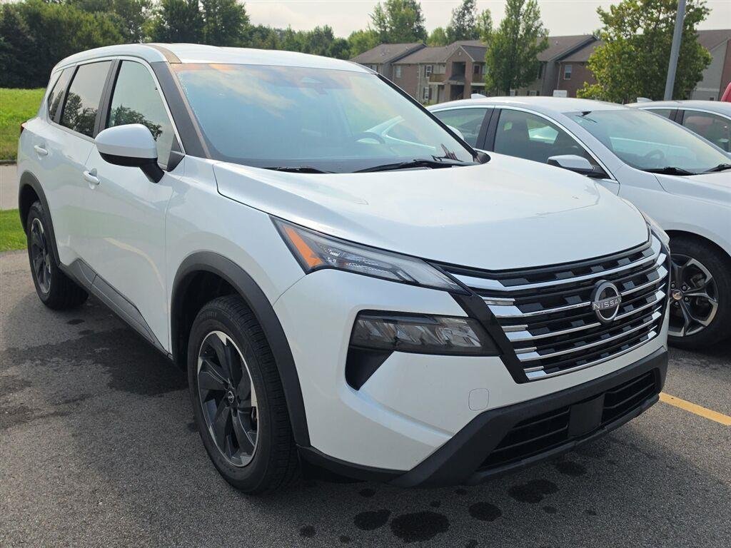 Used 2024 White Nissan SV image 2