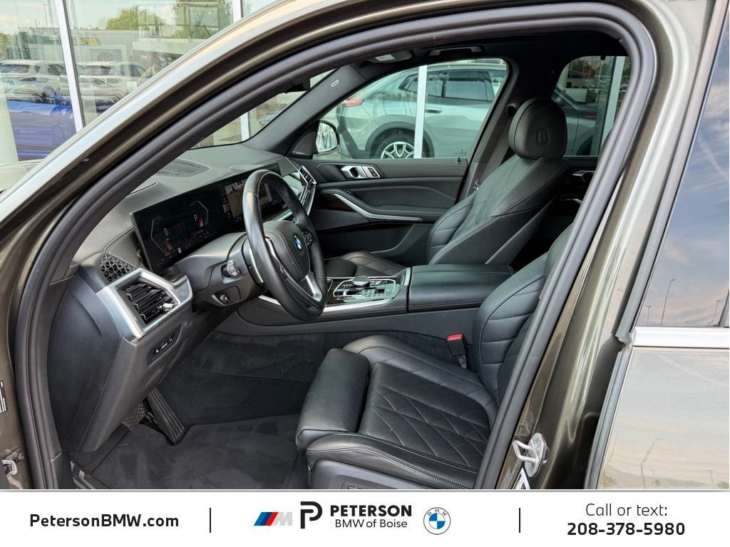 Used 2024 Green BMW xDrive40i image 16