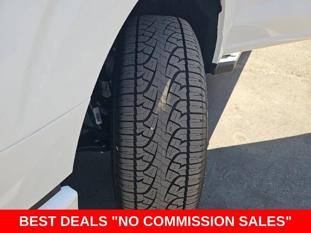New 2026 Oxford White Ford XLT image 35