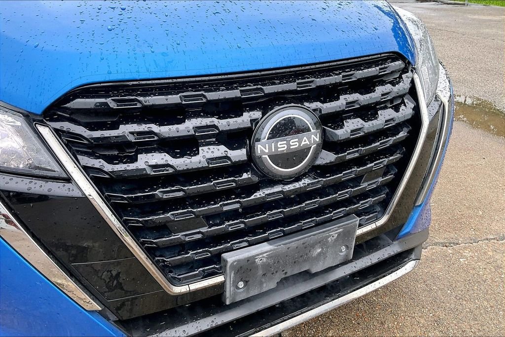 Used 2023 Blue Nissan SR image 33