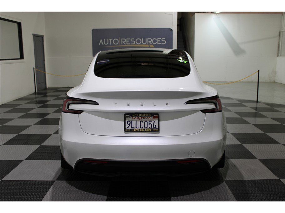 2024 Tesla Model 3 Long Range photo 4