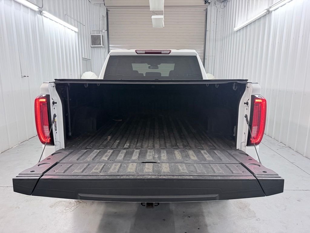 Used 2023 White GMC AT4 image 40