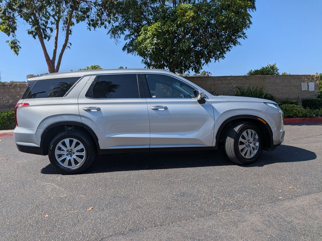 Used 2025 Silver Hyundai SEL image 8