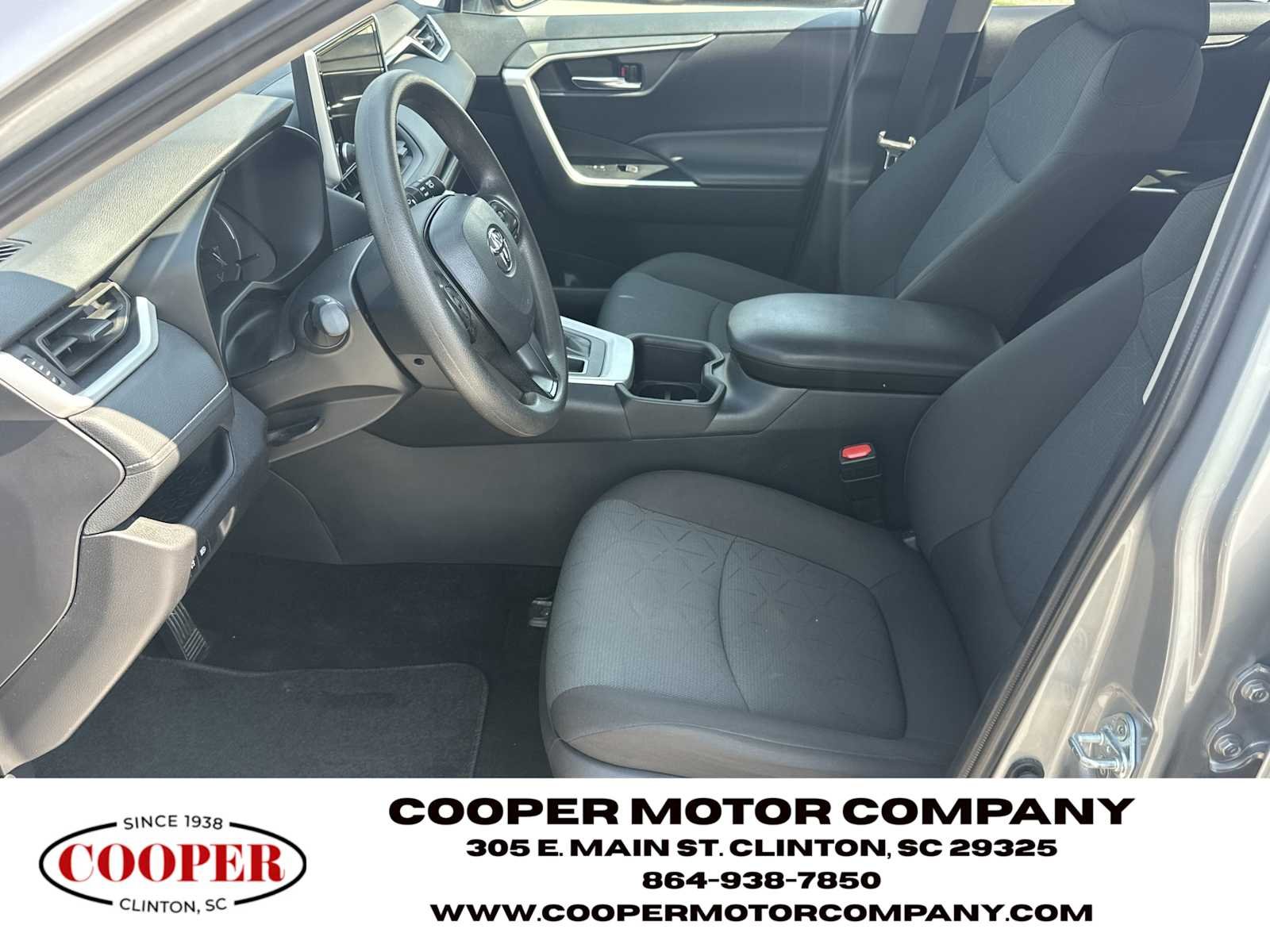 Used 2025 Silver Sky Metallic Toyota XLE image 9